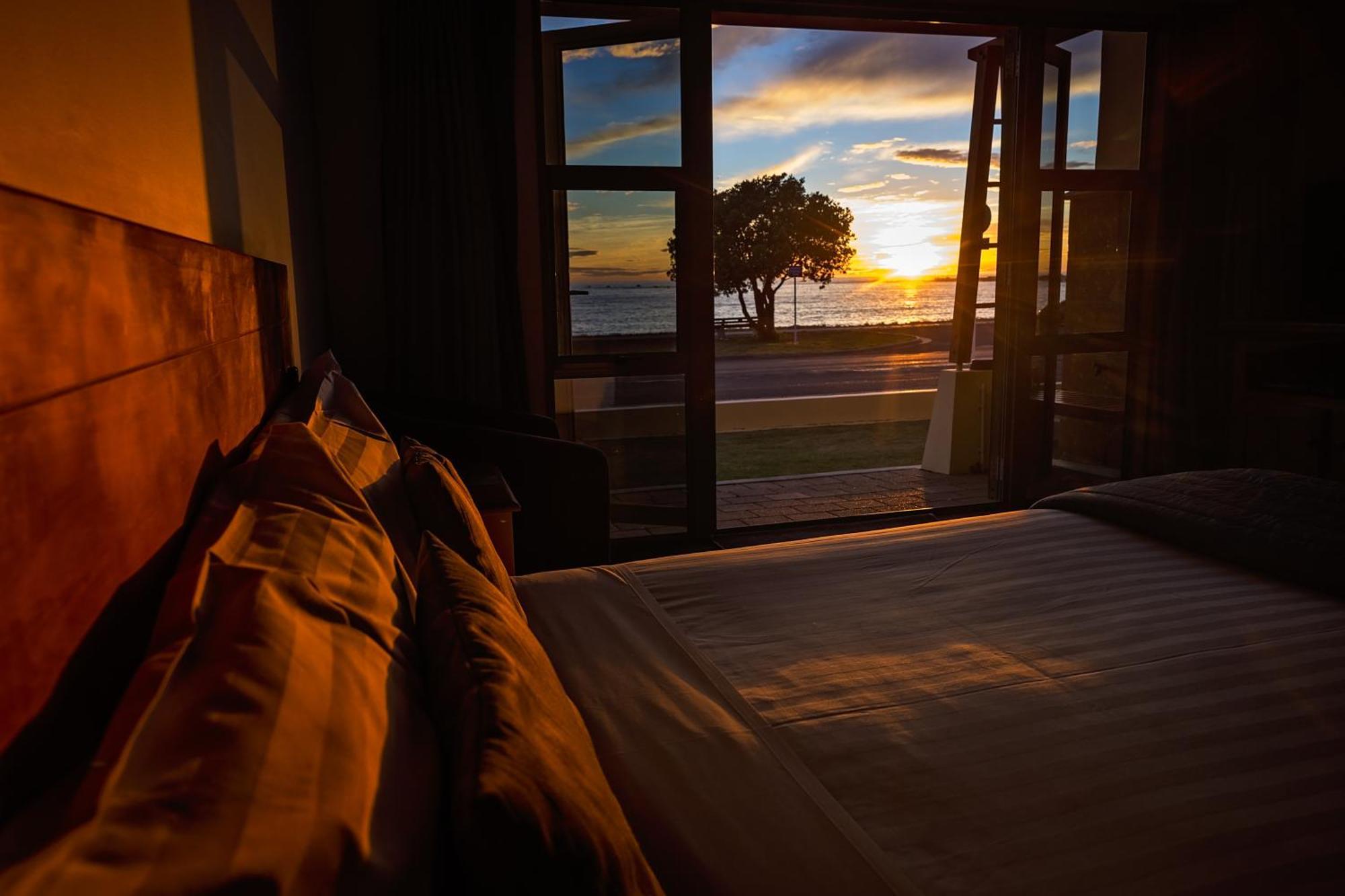 The Anchor Inn Beachfront Motel Kaikoura Ngoại thất bức ảnh